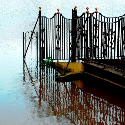 Flooding by Richmond Lock