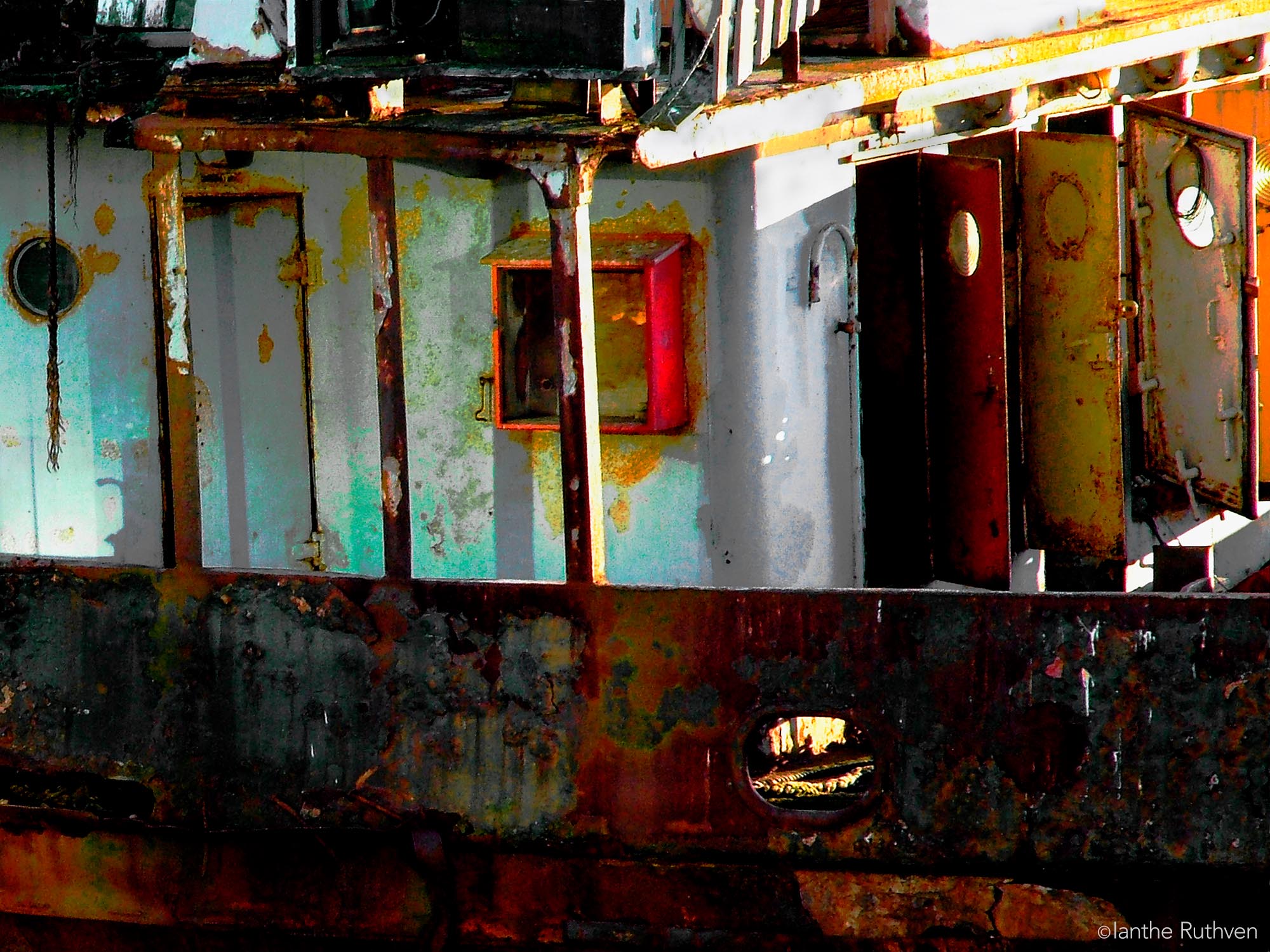 Old Thames boat, Southwark